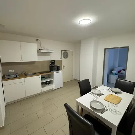 Elegantes City-apartment Im Mg-zentrum *
